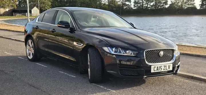 Jaguar Xe 2015 photo 2