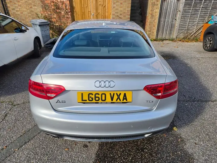 Audi A5 2010 photo 4