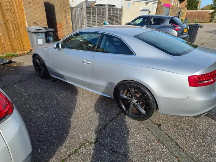 Audi A5 2010 photo 3