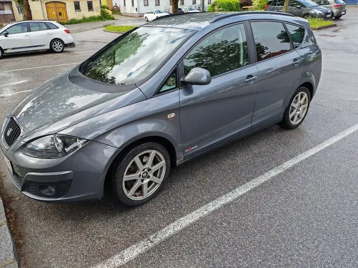 Seat Altea Xl 2013 photo 2