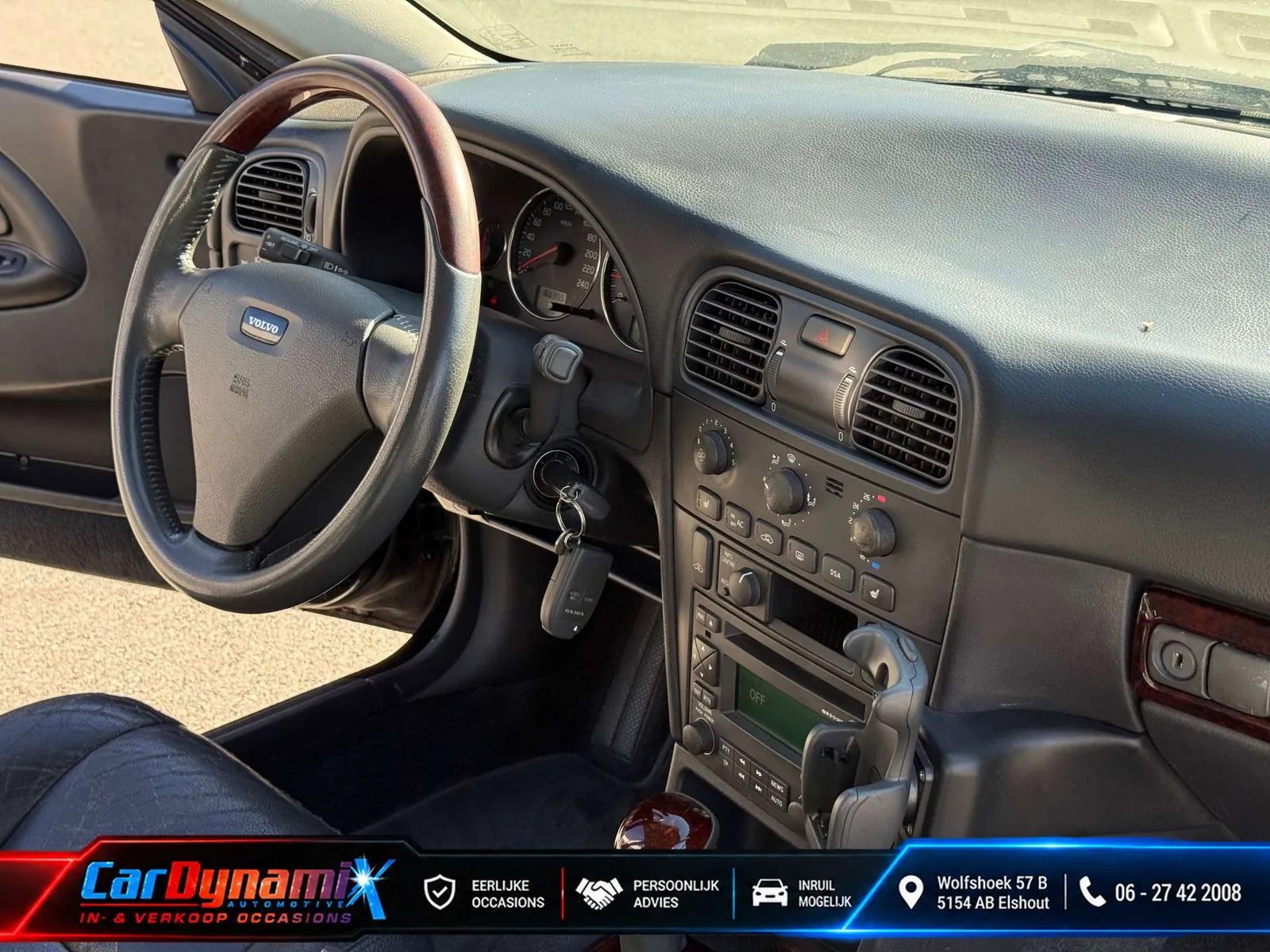 Volvo V40 2004 photo 2