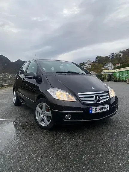 Mercedes-Benz A 160 2010 photo 2