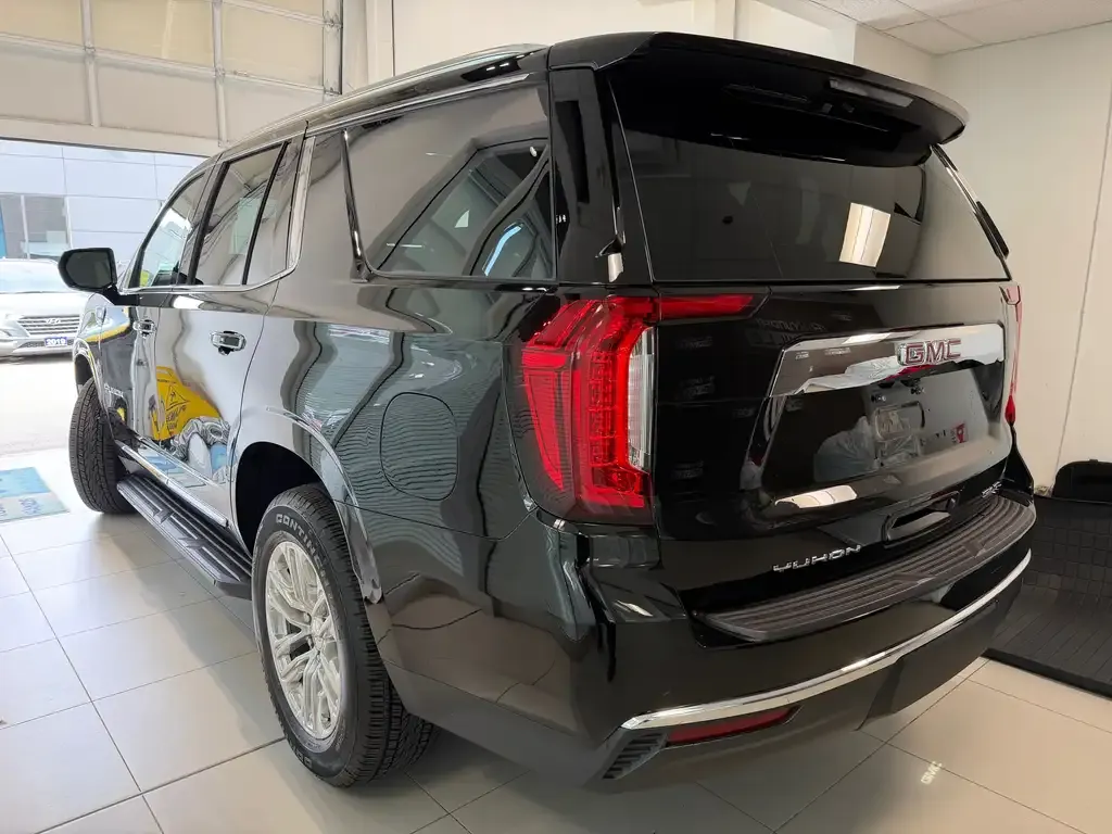 GMC Yukon 2023 photo 3