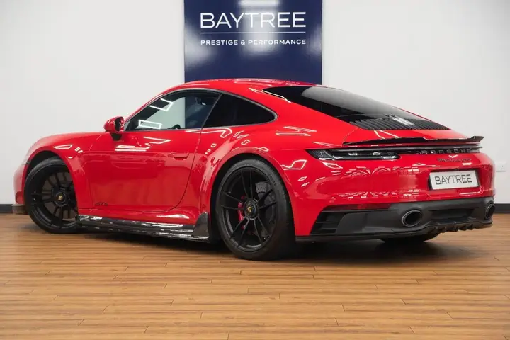 Porsche 911 2023 photo 2