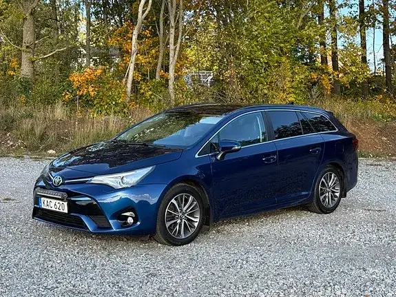 Toyota Avensis 2016 photo 2