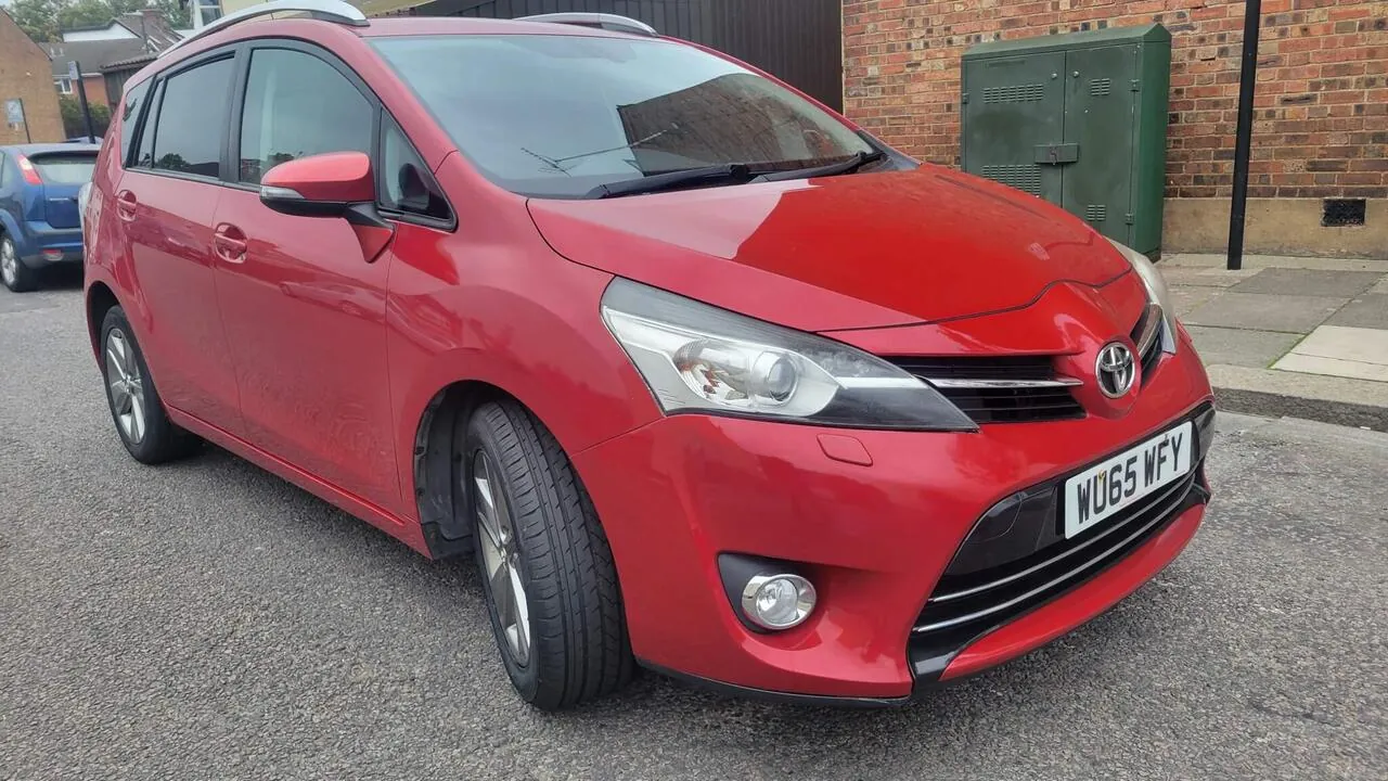 Toyota Verso 2015 photo 3