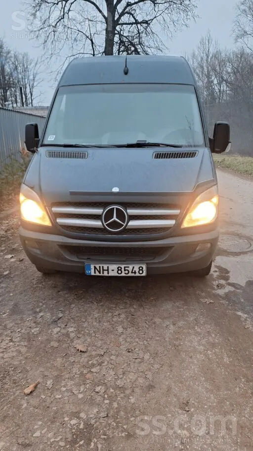 Mercedes-Benz Sprinter 2011 photo 2