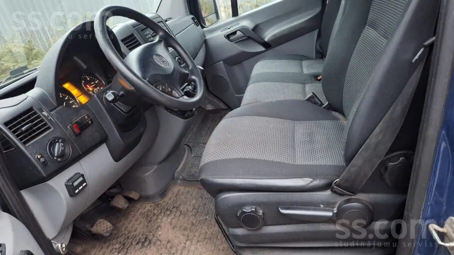Mercedes-Benz Sprinter 2011 photo 5