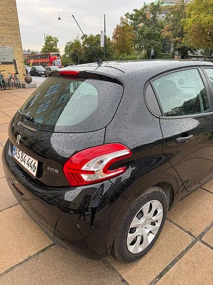 Peugeot 208 2014 photo 4