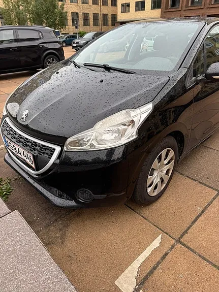 Peugeot 208 2014 photo 2