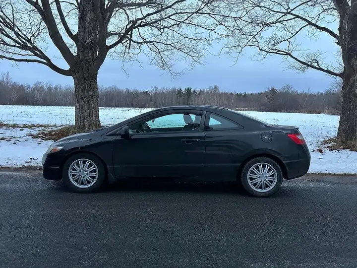 Honda Civic 2011 photo 2