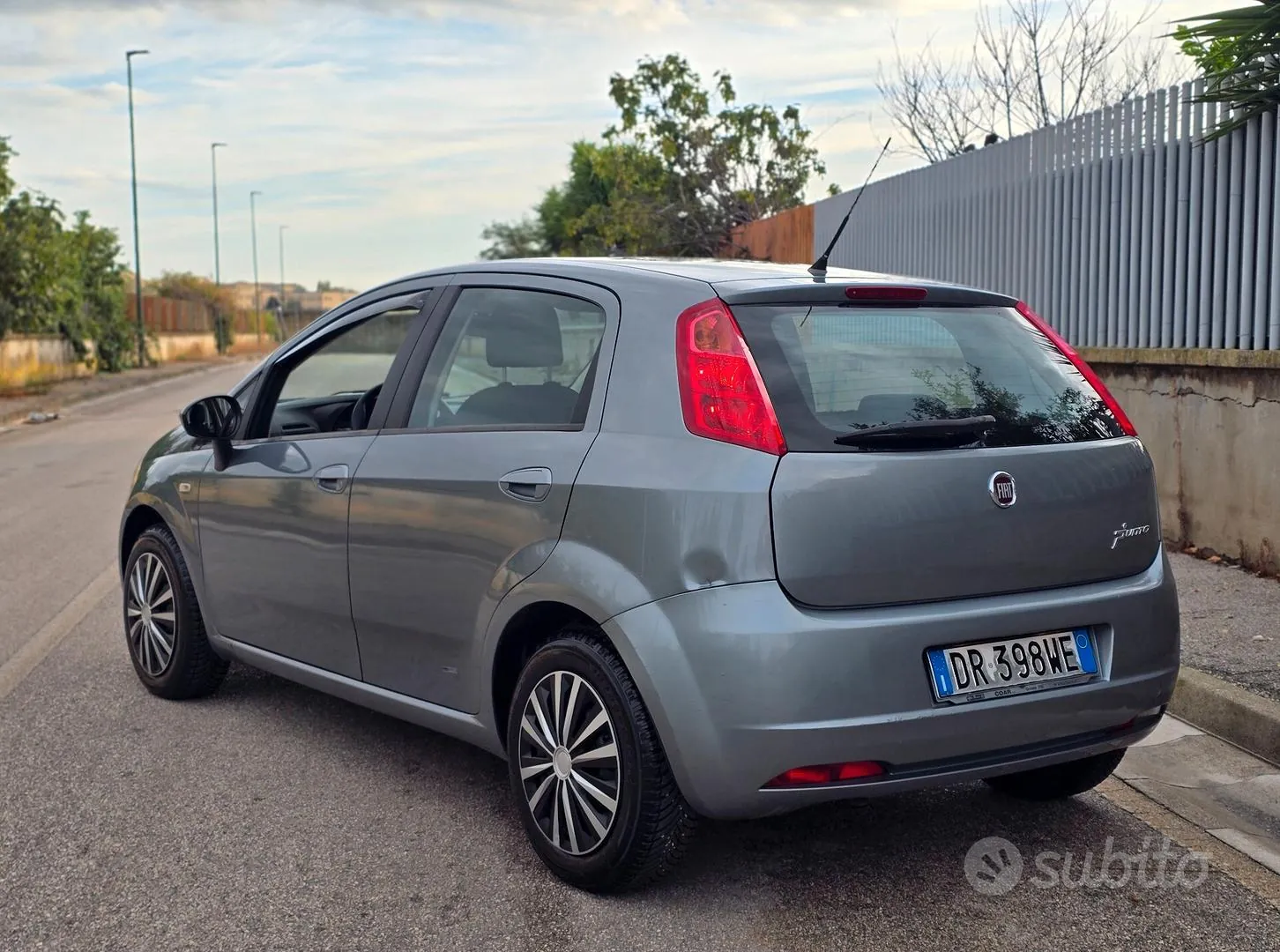 Fiat Grande Punto 2009 photo 3