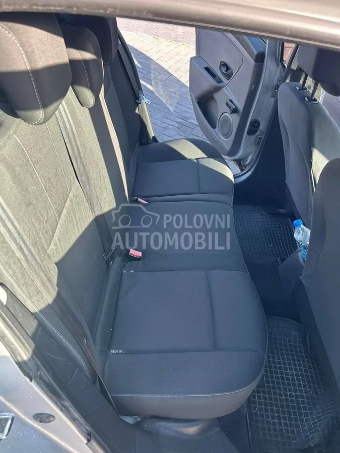 Renault Megane 2009 photo 2