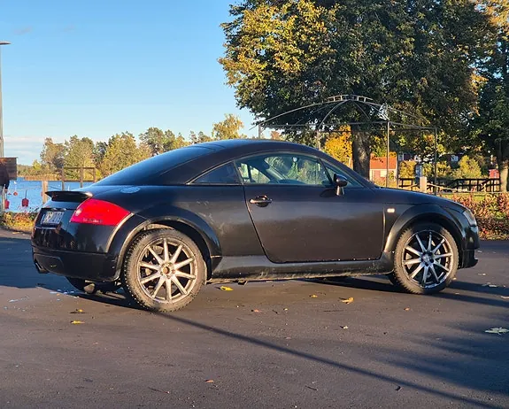 Audi Tt 2001 photo 2
