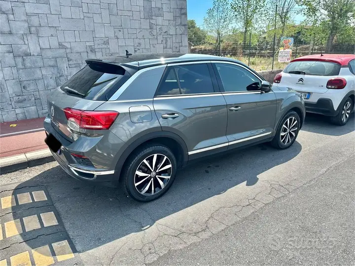 Volkswagen T-Roc 2019 photo 2