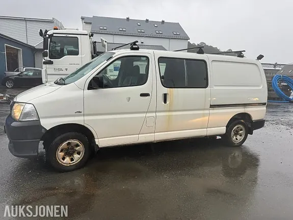 Toyota Hiace 2009 photo 5