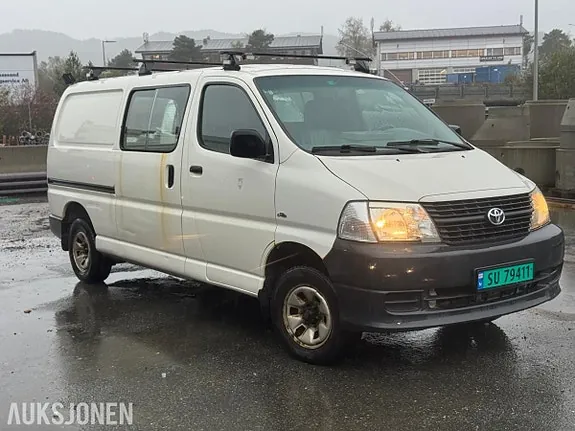 Toyota Hiace 2009 photo 2