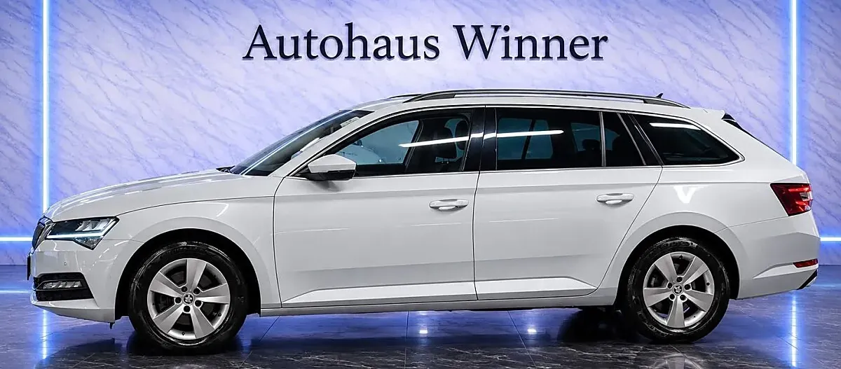 Skoda Superb 2022 photo 3