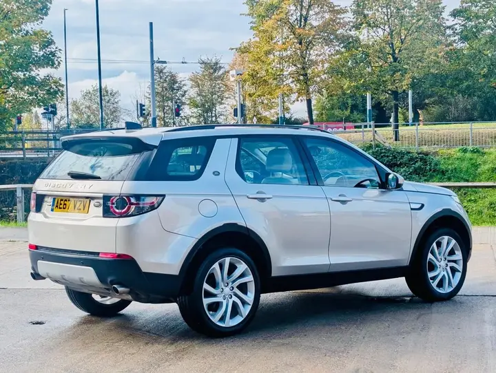 Land Rover Discovery Sport 2017 photo 3