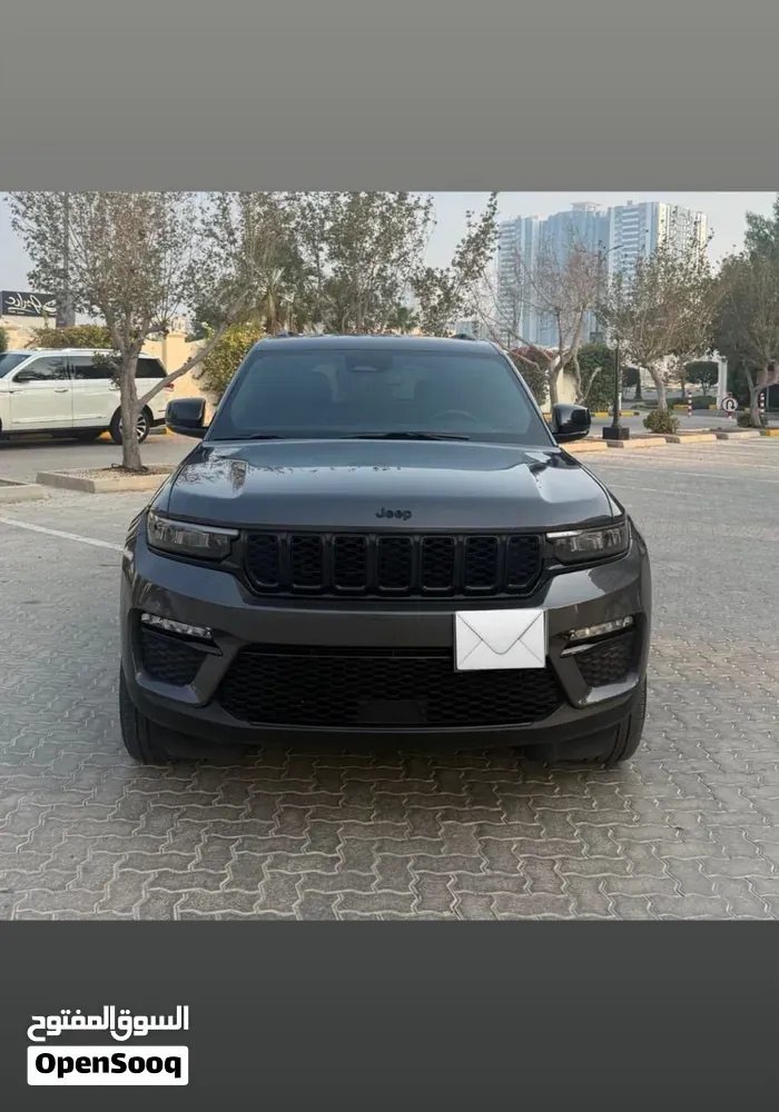 Jeep Grand Cherokee 2023 photo 3