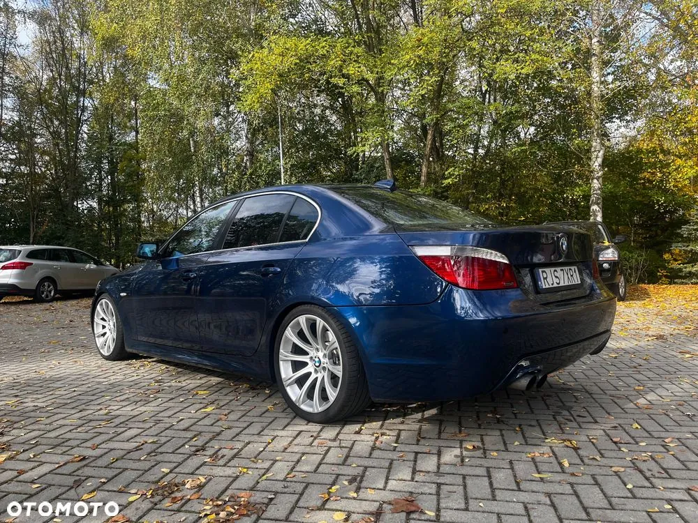 BMW E60 2005 photo 3