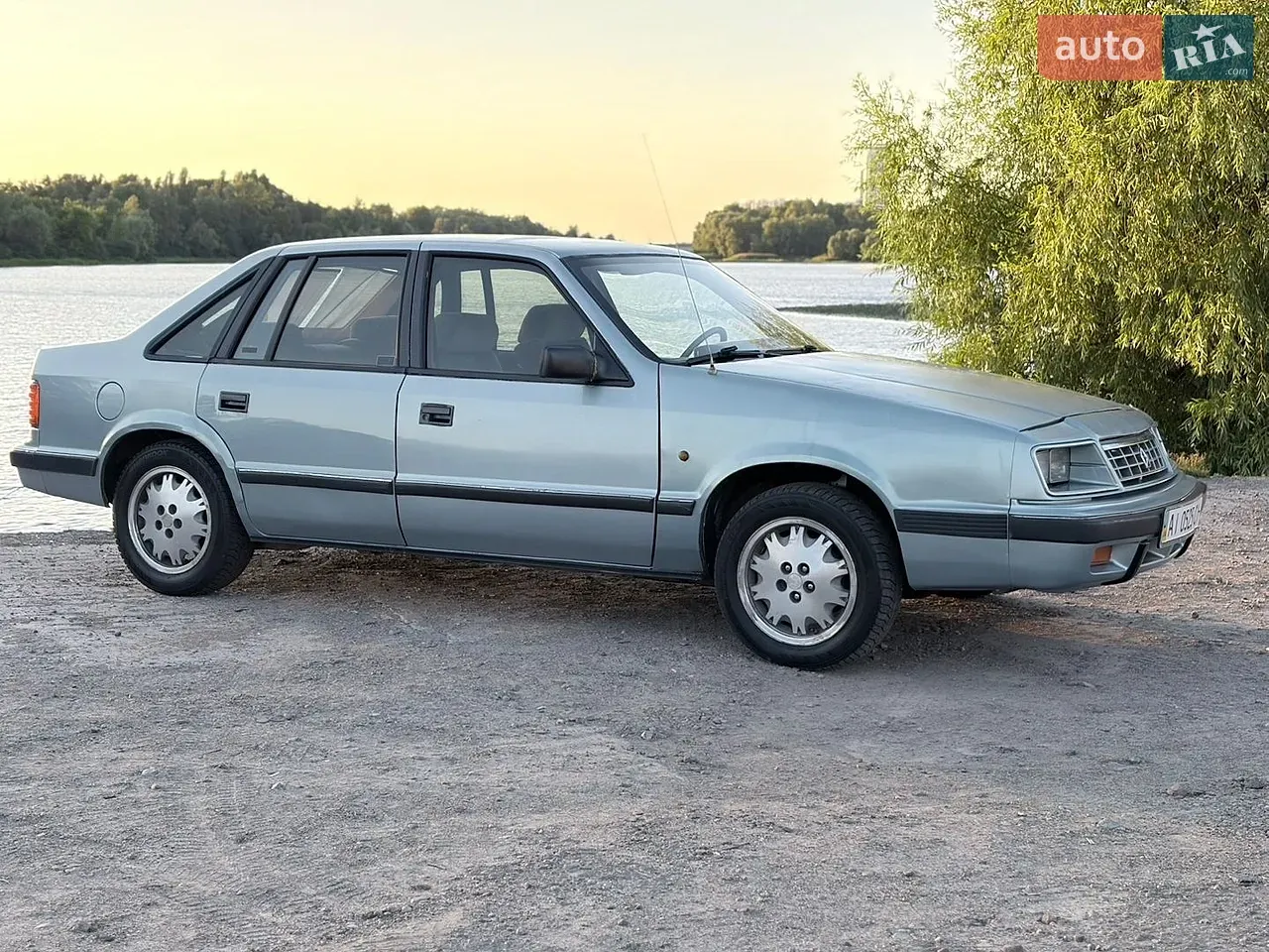 Chrysler Le Baron 1991 photo 5