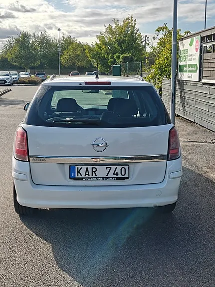 Opel Astra 2010 photo 5