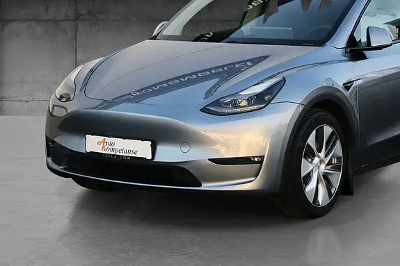 Tesla Model Y 2023 photo 4
