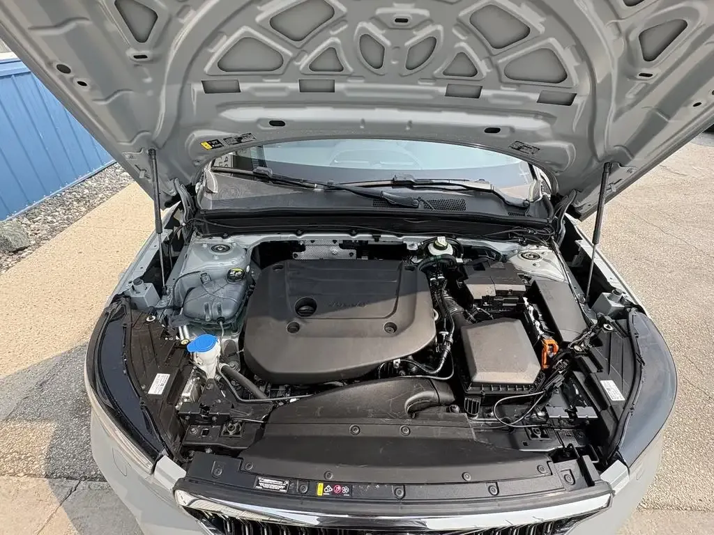 Volvo Xc40 2025 photo 4