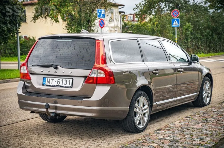 Volvo V70 2011 photo 4