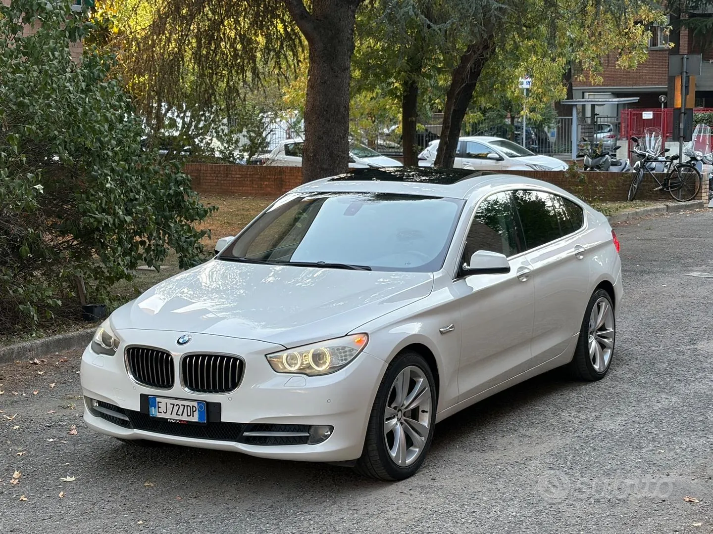 BMW 530Gt 2011 photo 3