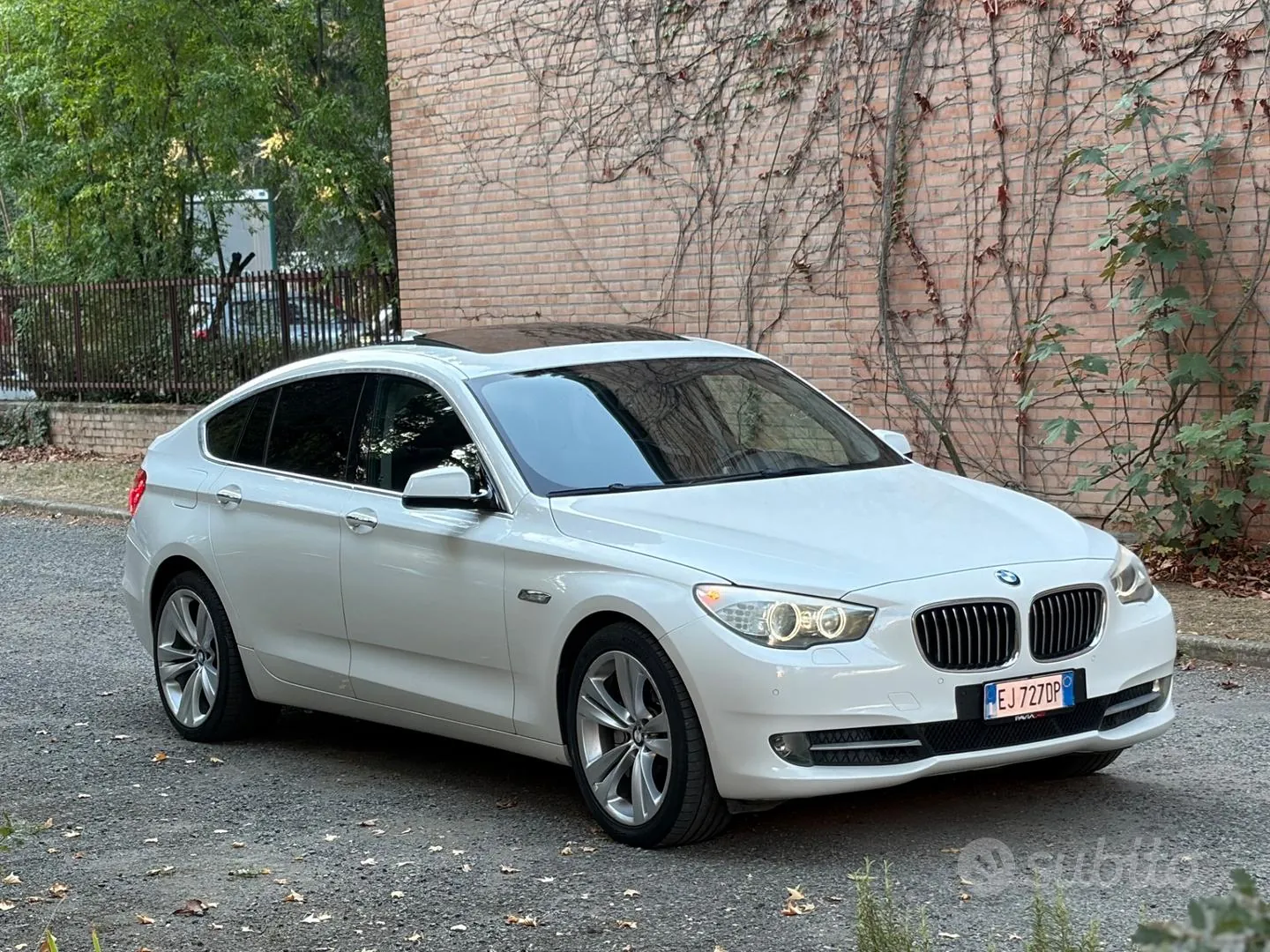 BMW 530Gt 2011 photo 2