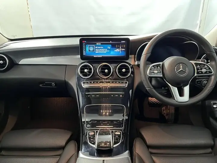 Mercedes-Benz C-Class 2018 photo 4