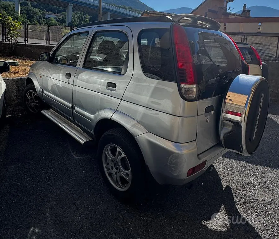 Daihatsu Terios 2002 photo 2