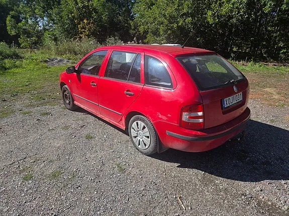 Skoda Fabia 2006 photo 2