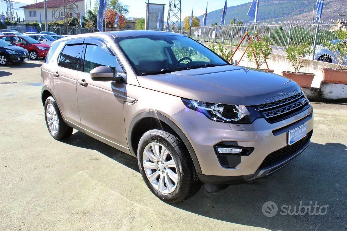 Land Rover Discovery Sport 2017 photo 3