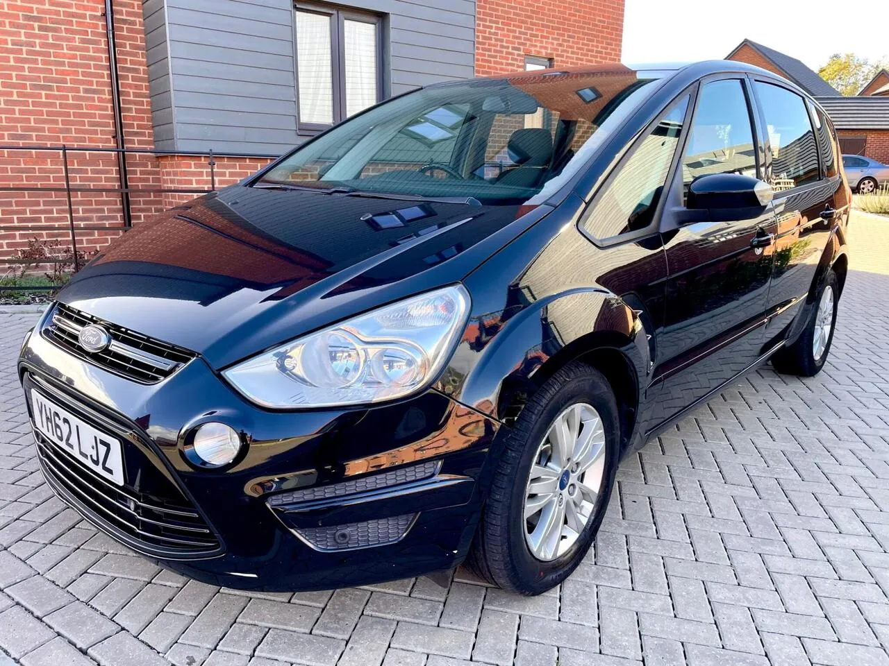 Ford S-Max 2012 photo 3