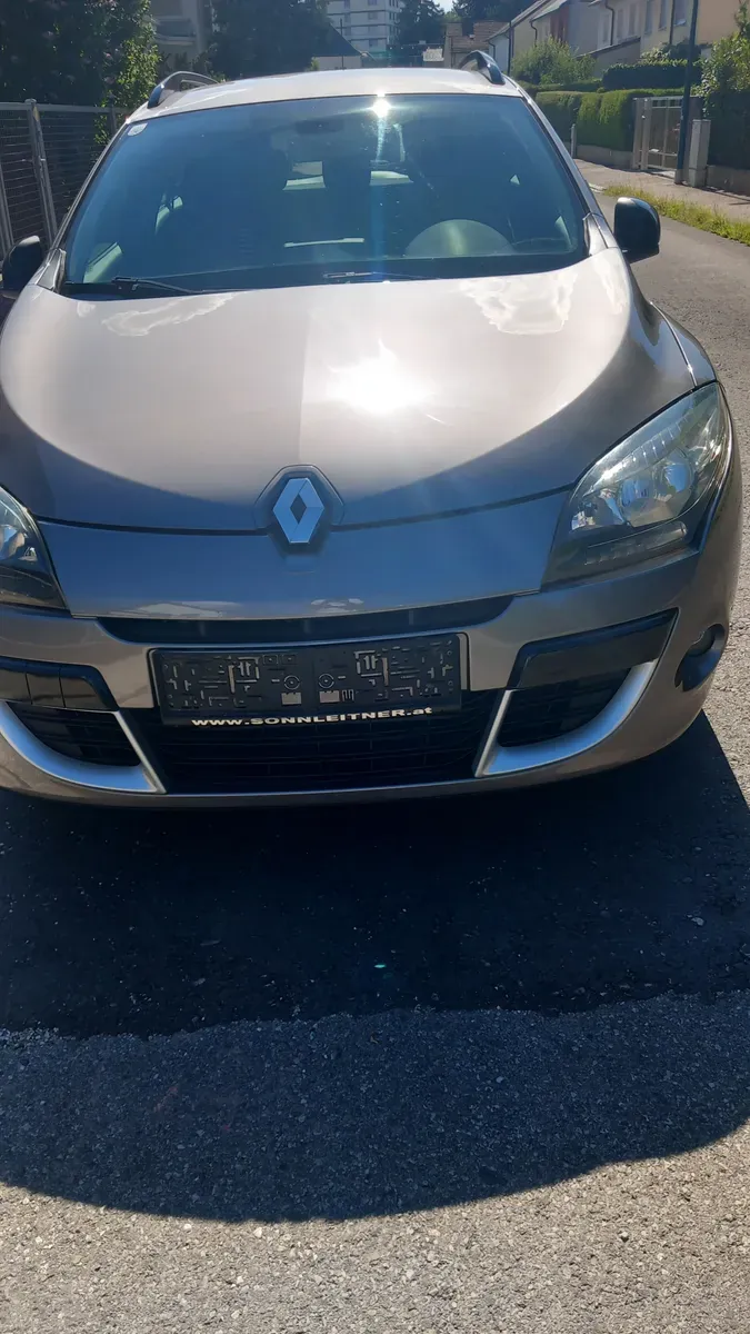 Renault Megane 2012 photo 2