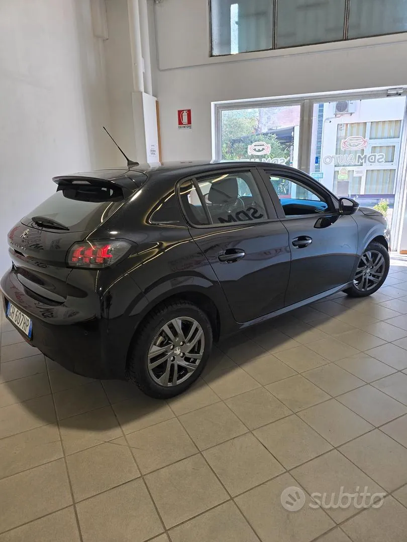 Peugeot 208 2021 photo 5