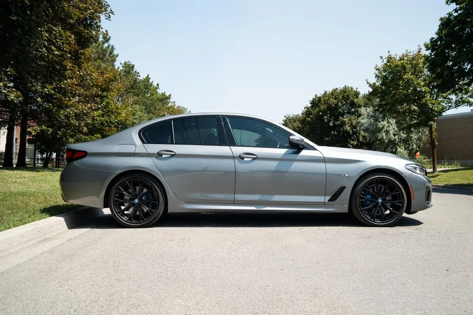 BMW 5 Series 2023 photo 4