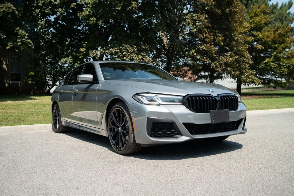 BMW 5 Series 2023 photo 3