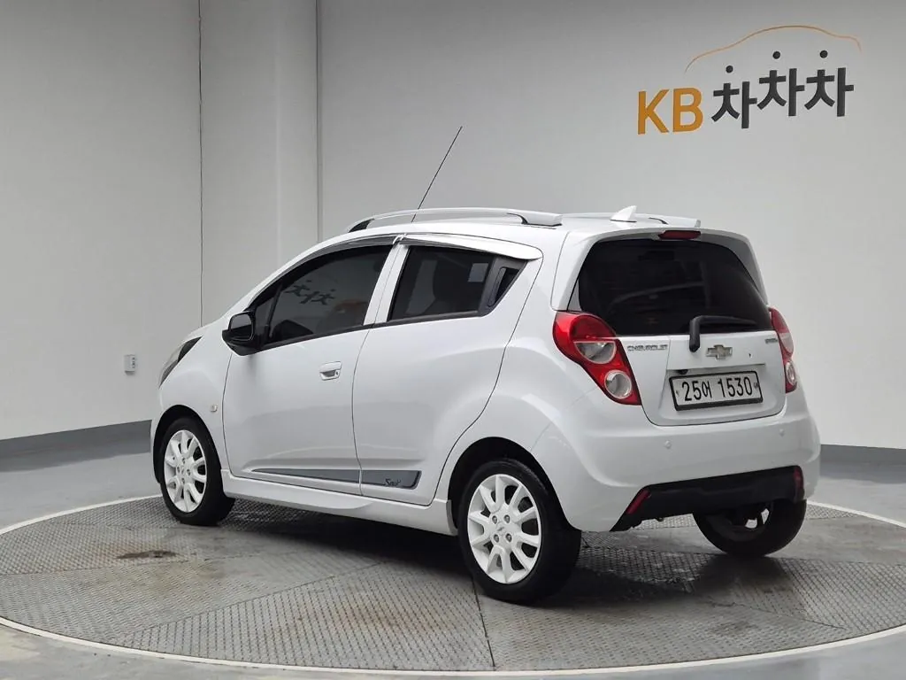 Chevrolet Spark 2015 photo 2