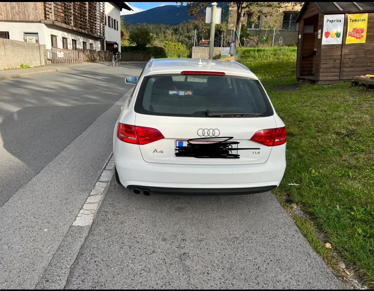 Audi A4 2013 photo 2