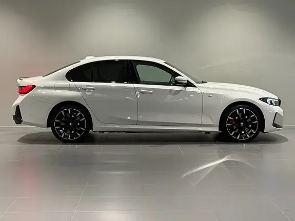 BMW 330E 2025 photo 3