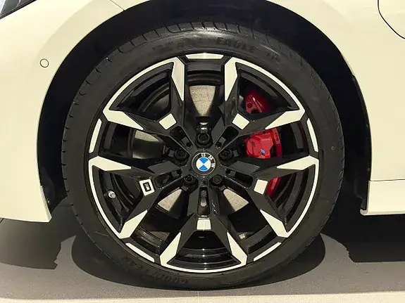 BMW 330E 2025 photo 5