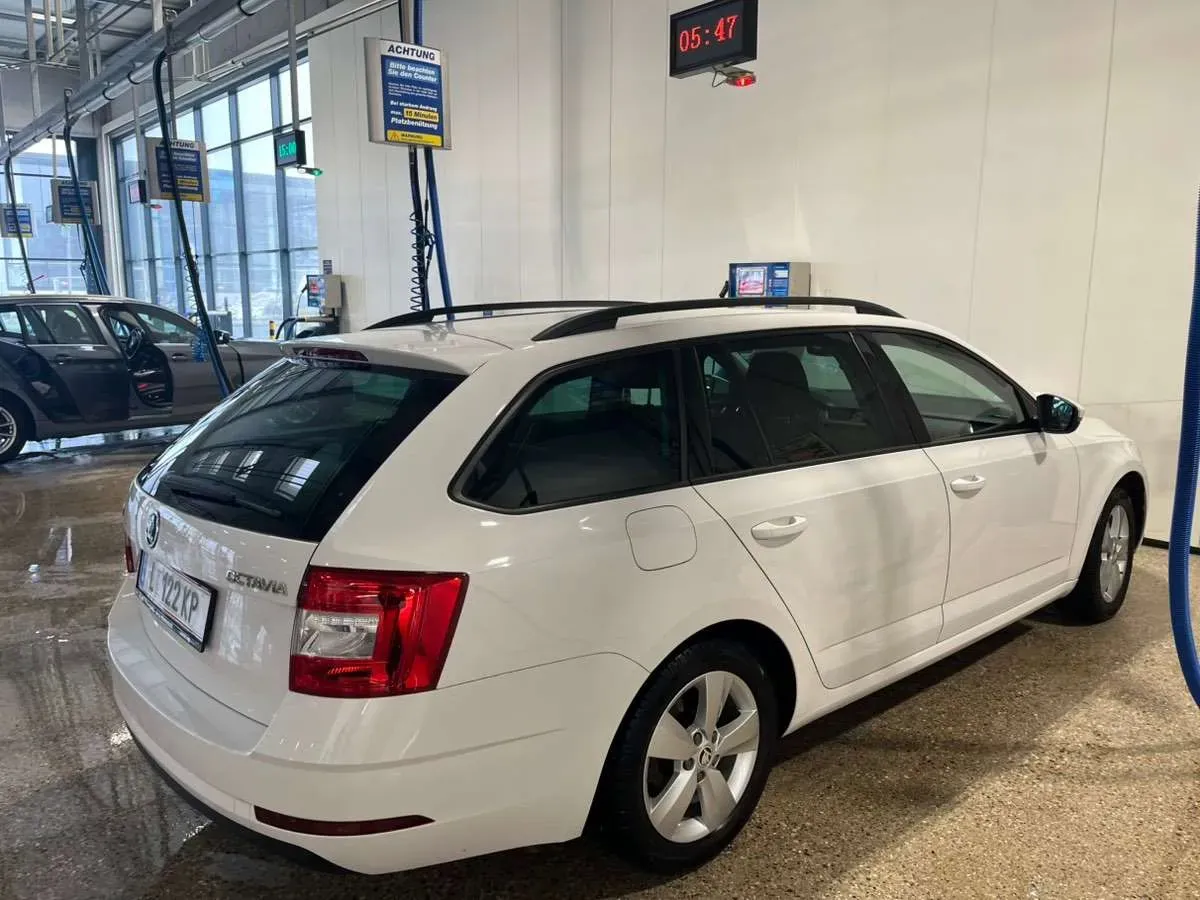 Skoda Octavia 2018 photo 2