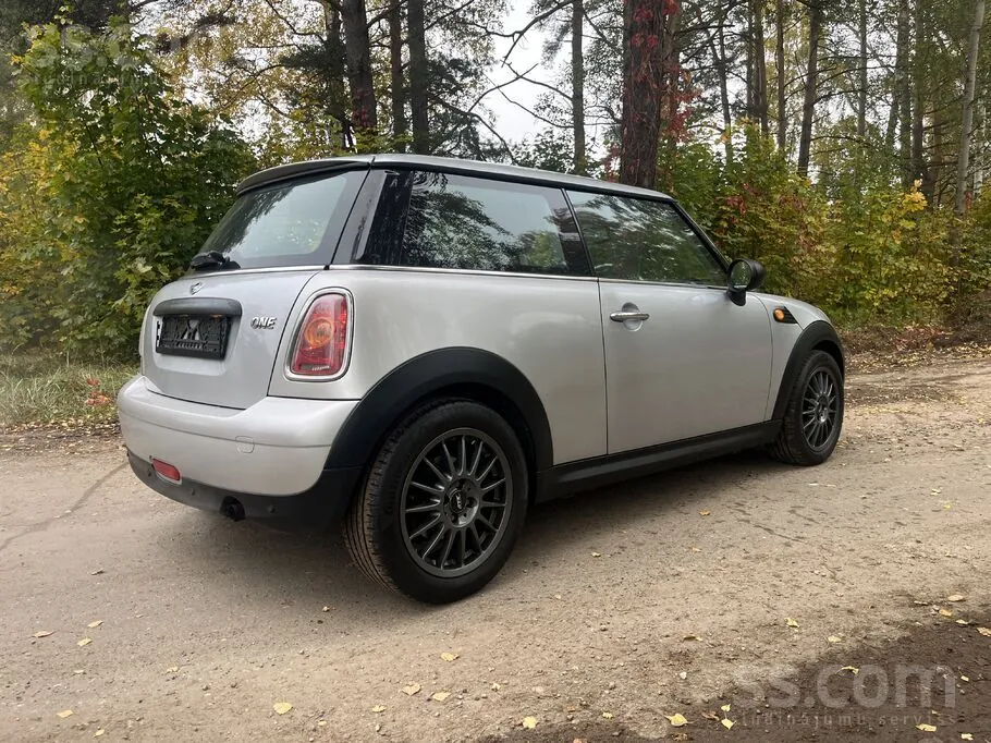 Mini One 2009 photo 5