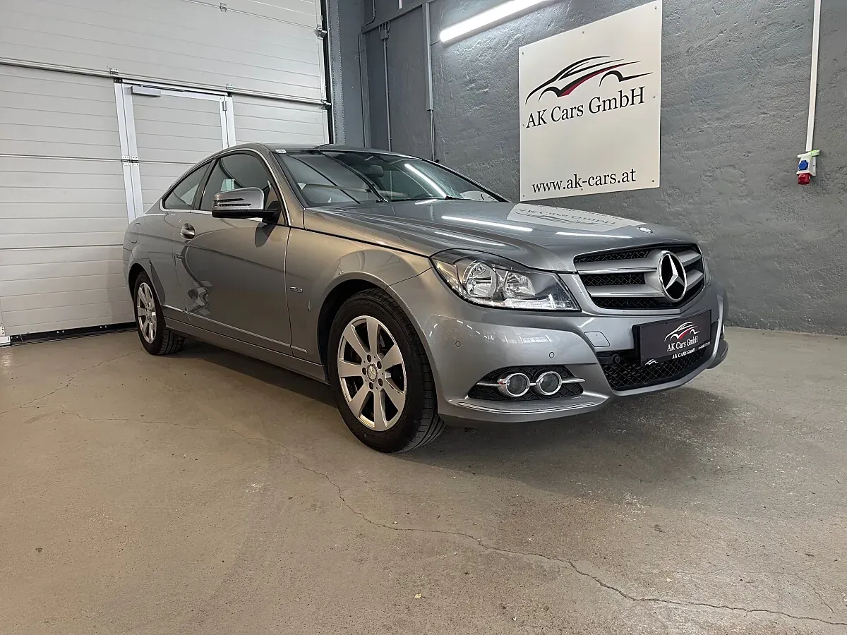 Mercedes-Benz C-Class 2012 photo 2