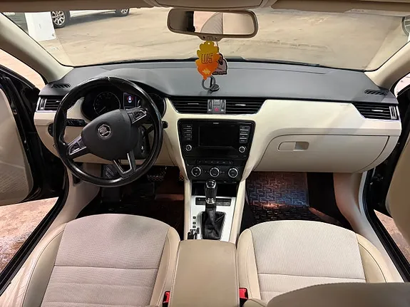 Skoda Octavia 2013 photo 4