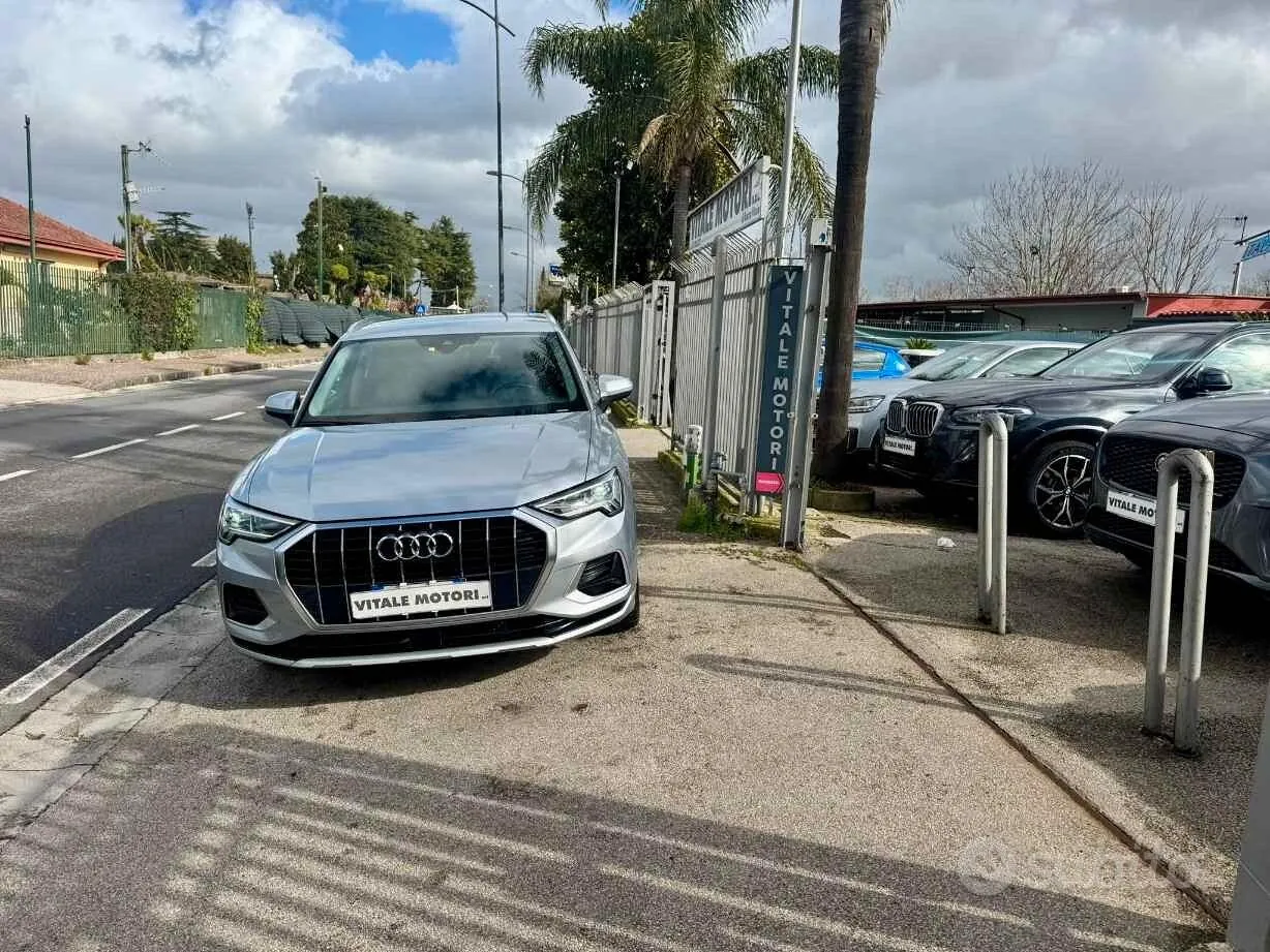 Audi Q3 2021 photo 2